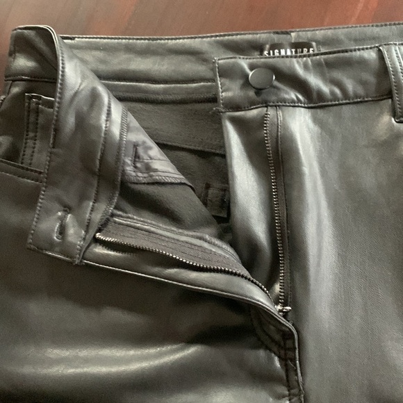 Reitman’s High-Waisted Straight-Leg Faux Leather Pants Women 14 Tall - Picture 11 of 17